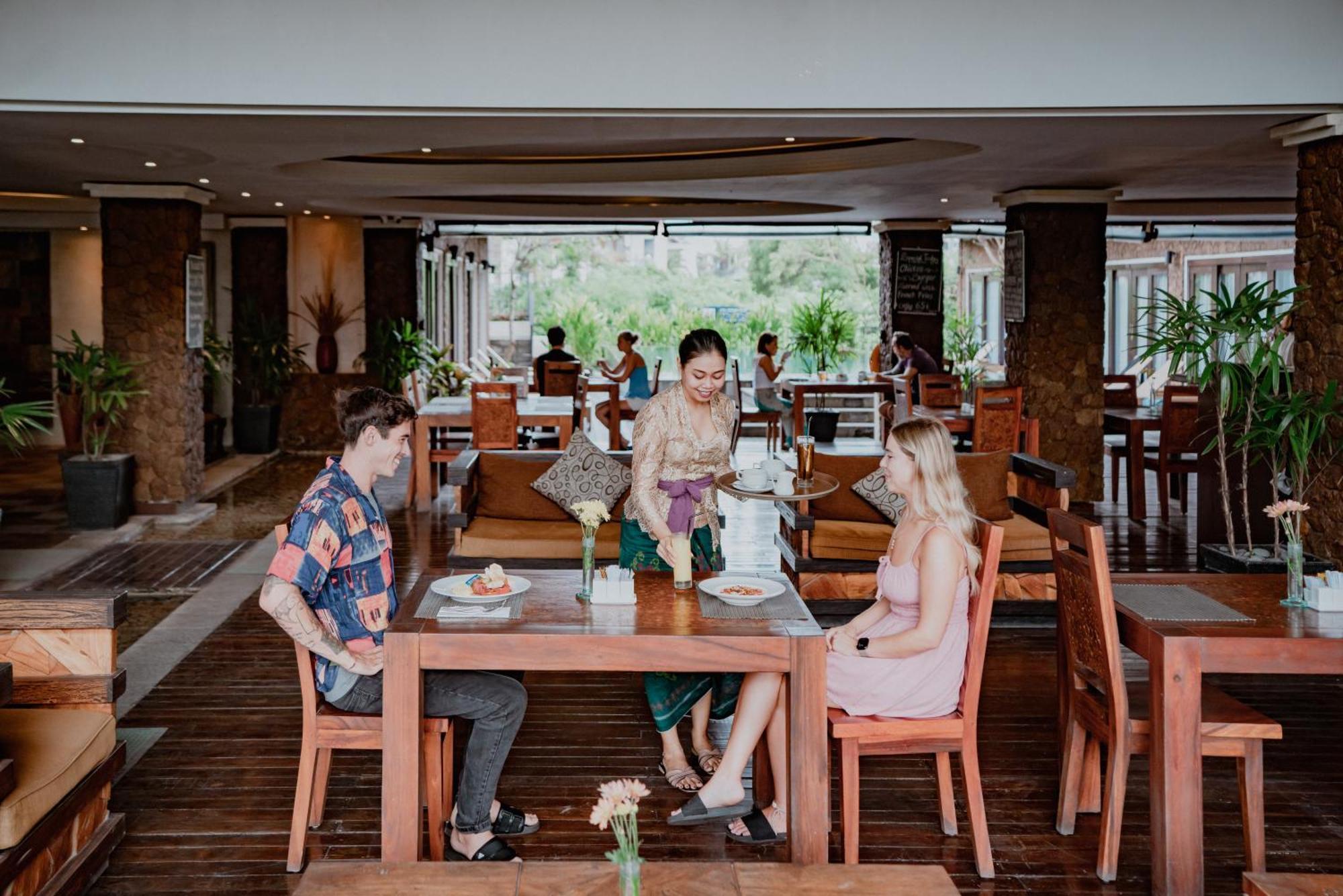 The Kirana Canggu Hotel Exteriör bild
