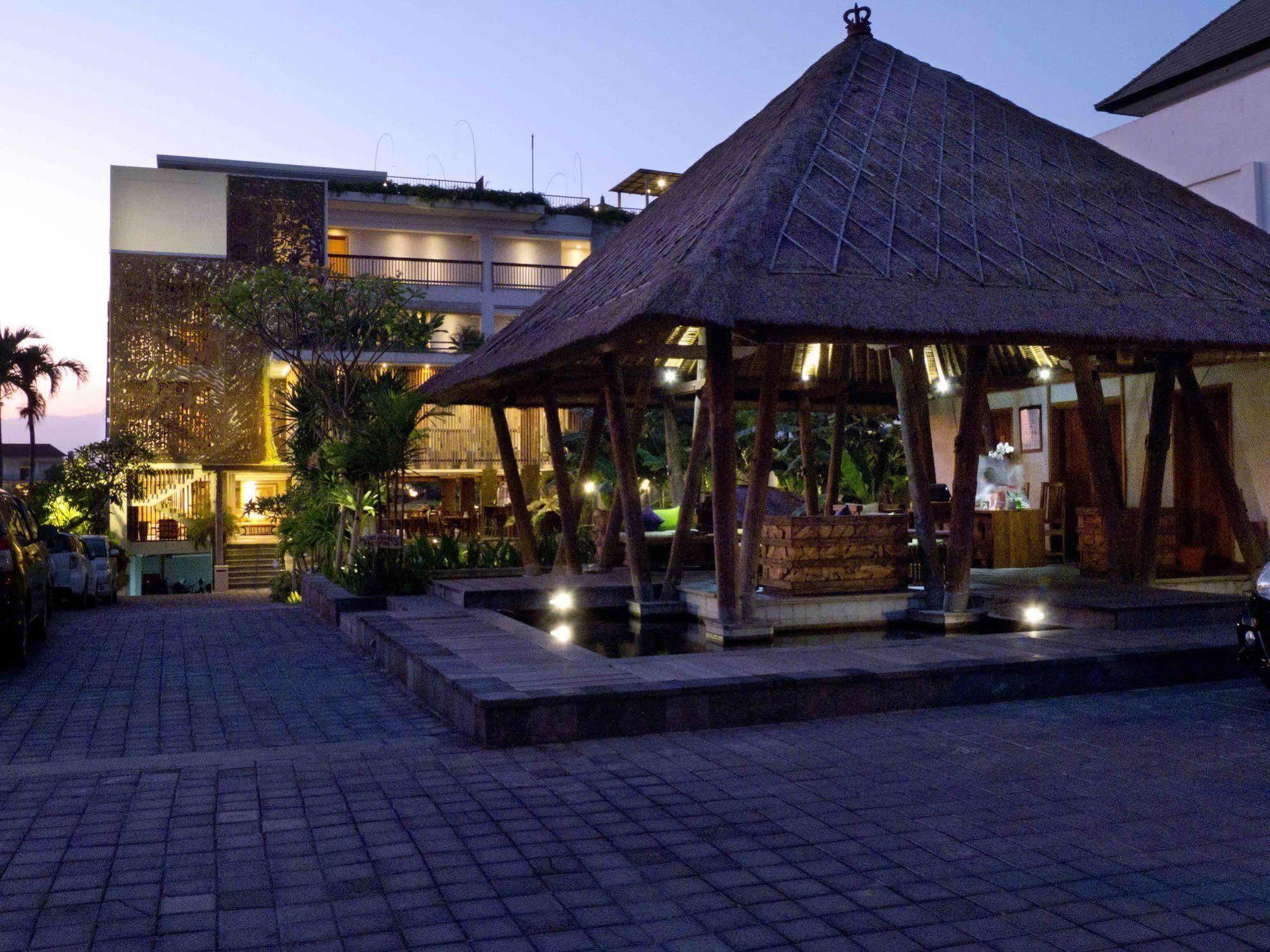 The Kirana Canggu Hotel Exteriör bild